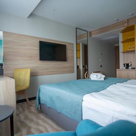 Premier Hotel 敖德萨 客房 照片 A room at the hotel
