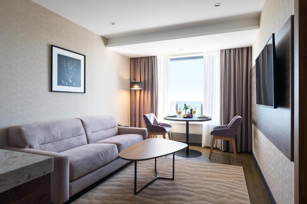 Premier Hotel 敖德萨 外观 照片 A suite at the hotel
