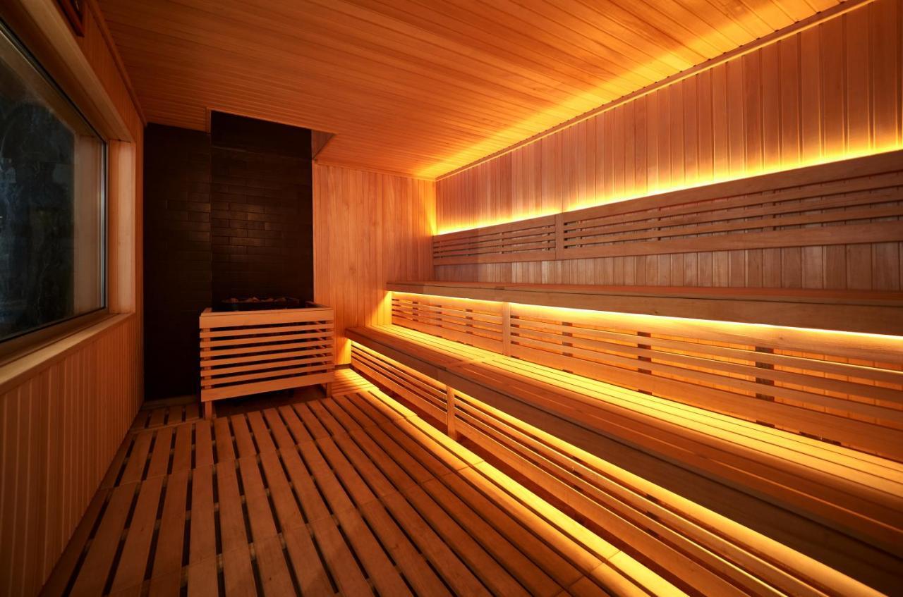 Premier Hotel 敖德萨 外观 照片 A modern Finnish sauna