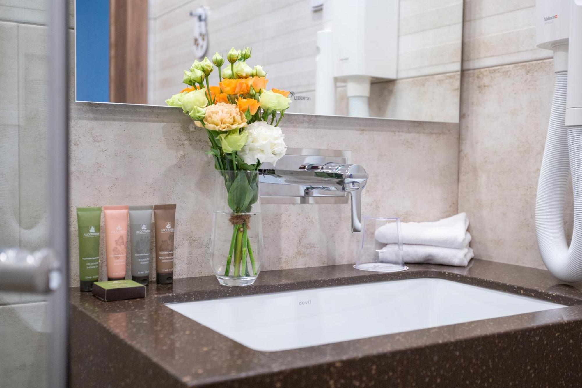 Premier Hotel 敖德萨 客房 照片 Bathroom
